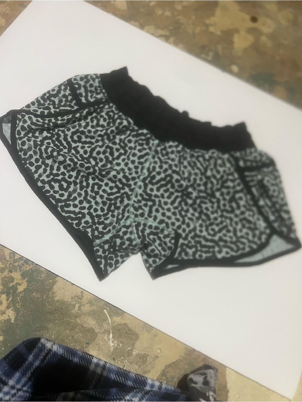 lululemon athletica Black and Light Gray Dot Print Athletic Shorts size 10